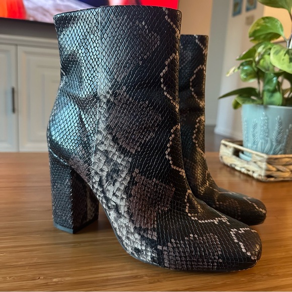 Vince Camuto Booties - Picture 1 of 4